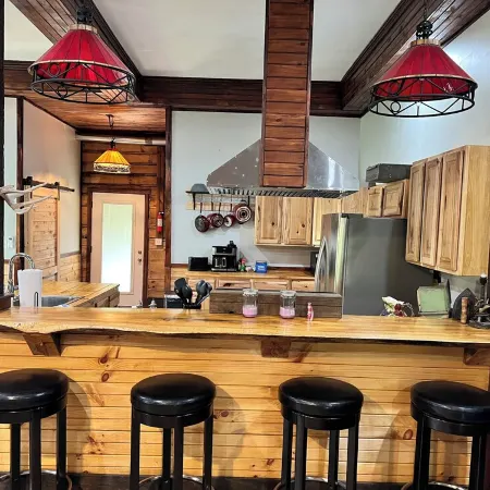 Comfortable cabin. French Lick. Close to everything. Pet friendly. WiFi. Acerage