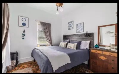 Charming, cozy, vintage house located in the historic Silver Valley.