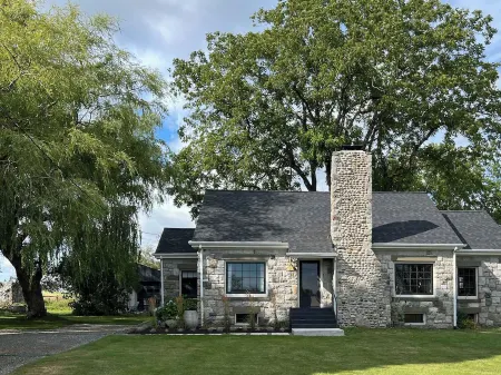 Cobblestone Cottage Отели рядом с достопримечательностью «Silver Reef Casino»