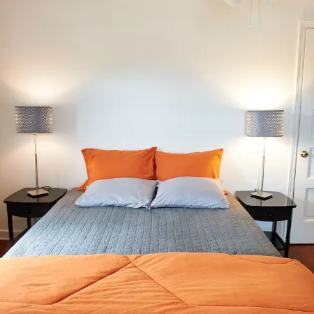 Two Bedroom airy modern apartment - Green Door
