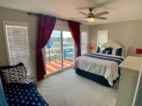 2Nauti - Wonderful 3bd 2.5 bath Holden Beach Duplex steps from beach access