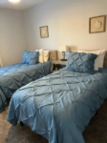 Walking distance to KSU Stadium