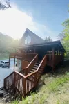 Cozy Bear Cabin Near Gatlinburg & Smoky Mtns - No Cleaning Fee Hotels near Sims Point