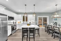 Lakehouse Nestled in Nature-10min to Lake Michigan