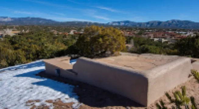 Beautiful Santa Fe Home ~ Breathtaking Views and Sunsets ~ 3.5 miles to plaza