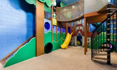 Kids own play area/Amazing themed bedrooms/Extra large pool/10 mins WDW/1 LEVEL