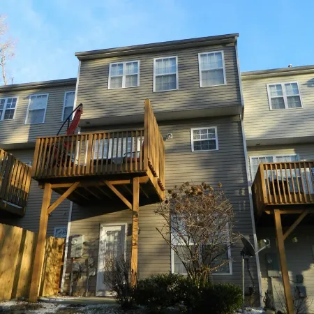 Cozy and Convenient Furnished Townhome w/view