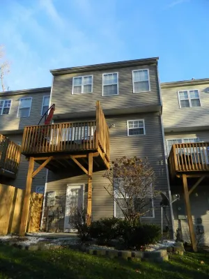 Cozy and Convenient Furnished Townhome w/view