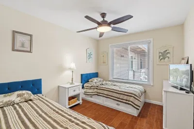 Bay Side 2-Bedroom Condo with Pool