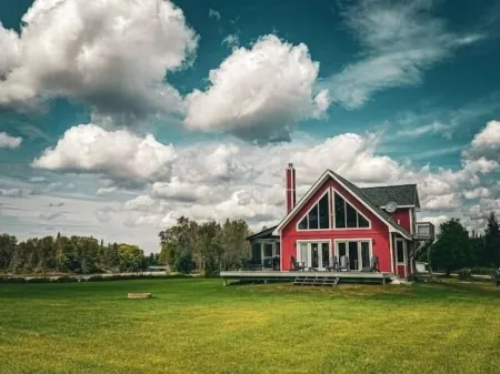 Beautiful Cottage on St. Martins Bay, Lake Huron, with Pontoon, Kayaks & Canoe!