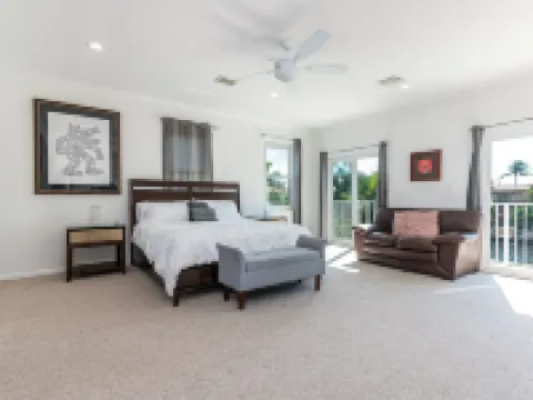 Waterfront Estate Exclusive-Paradise Lighthouse Point Florida Private Pool/Spa Hotels in Lighthouse Point