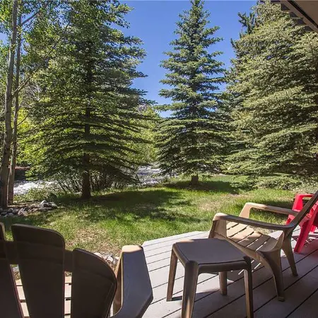 3Br Condo on 10 Mile Creek with Mountain & Creek Views. Close to Main Street!