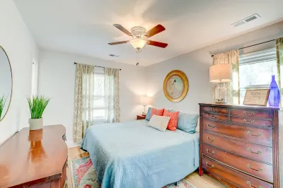 Charleston Home near Downtown & Folly Beach 레그 몰 공원 주변 호텔