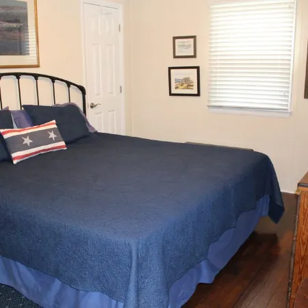 Close to the beach, clean and comfy!  Your pooch is welcome.