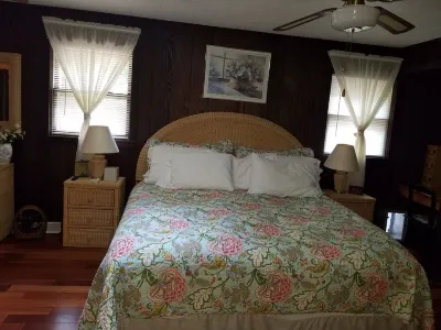 Big house, big yard, close to everything in Mount Gretna!!