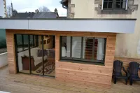 90 m from Morgat beach, fully renovated 3-bedroom house on quiet street