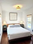 Walk to Love Lane! Immaculately renovated private cottage.