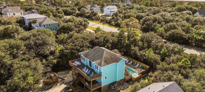 Family Fun House! Private Pool, Putting Green, Walk to Beach, Hot Tub, Game Room Hotels in Corolla