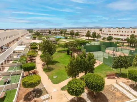 Golf San Jordi (Vinaros) Apartment 81m2 2 bedrooms, 2 bathrooms and living room 2 gardens.