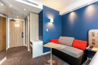 Holiday Inn Express Fleet Hotels in Hart