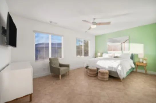 Cactus Haus - walk to Coachella and Stagecoach - Summer Specials!