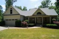 5 BDRM Beautiful Peaceful Lake Front Home 3 Kings, 1 Queen, 4 Twins, and pool