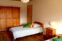 10 Minutes from Vulcania, Nature Gite with Terrace Overlooking Valley