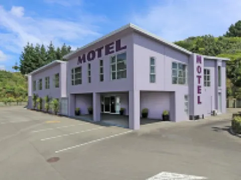 Amethyst Court Motor Lodge Hotels in Porirua