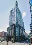 Warwick Le Crystal Montreal