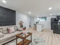 Charming 1-Bedroom House in Lovely Burien with  High Speed WiFi, Hotels in Burien