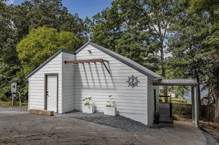 Luxury modern with breathtaking sunset views!