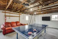 Rural Retreat Near Golf Courses in Ottawa Lake! Hotels in Dundee