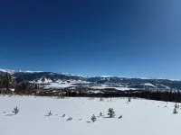 Mountain Views, Adjacent to White River National Forest, Renovated Ski Condo