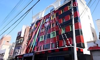 Q9 Motel Gumi