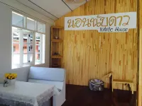 Norn Nab Dao Whitehouse