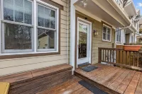 Convenient 3-BR Townhouse in SW Durham