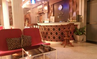 Waen Petch Place - Housity