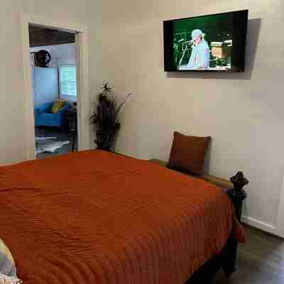 Casa Azul - Cozy cabin centrally located downtown Bandera Rooms
