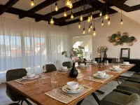 Luxurious penthouse apartment 200sqm in the Lotsenviertel 5 min to Altenliebe