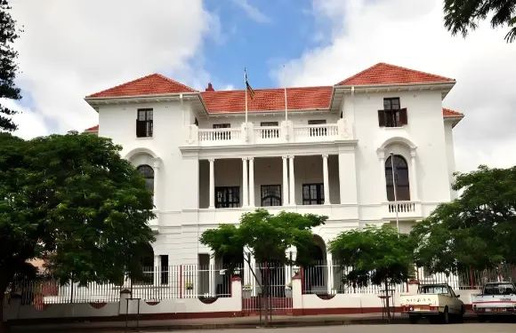 布拉瓦約俱樂部酒店