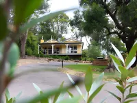 3 Kings Bed and Breakfast - parking