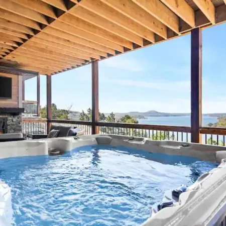 Crane’s Nest-Year Round Private Pool & Hot Tub