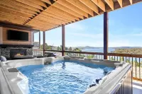 Crane’s Nest-Year Round Private Pool & Hot Tub