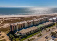 Beachfront & Beautiful - Spacious 3BR/2BA On Dauphin Island - Amazing Amenities - Boutique