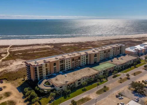 Beachfront & Beautiful - Spacious 3BR/2BA On Dauphin Island - Amazing Amenities