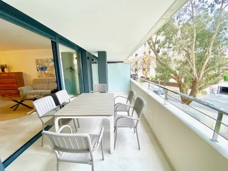 Nuevo, con Grande Terraza, a 200 m de la Playa y 500m del Puerto y Centro