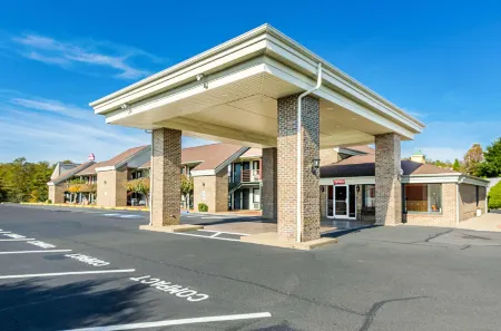 Motel 6 Hillsville, VA