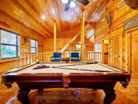 Sleeps 10•Hot Tub•Pool Table•Playground•Boat Parking• Fire Pit Hotels in Broken Bow