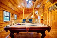 Spacious Cabin w/ Hot Tub, Fire Pit, Pool Table & Boat Parking-Great Location!
