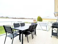 Tranquil Lakeside Escape!